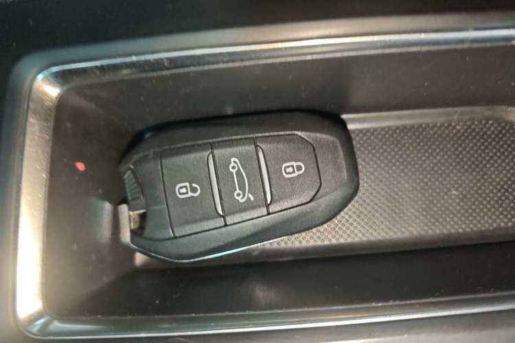 Used Peugeot 5008 2019 350THP 5-seat Elite Edition Vehicle Key