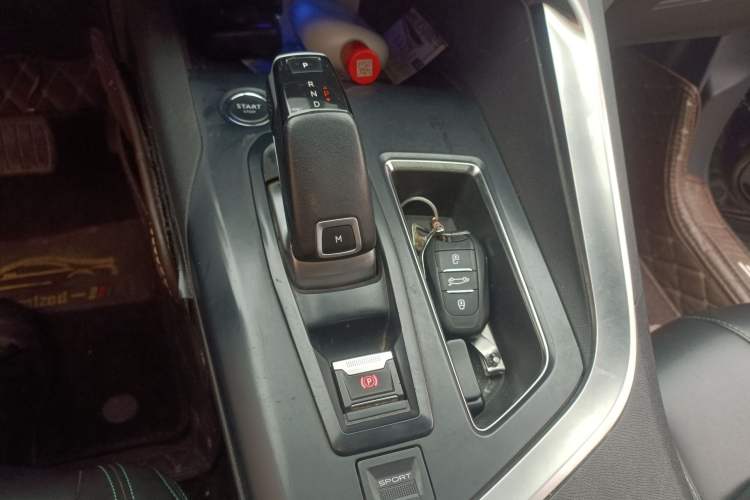 Used Peugeot 5008 2021 360THP 5-Seater Strength Edition Gear Lever
