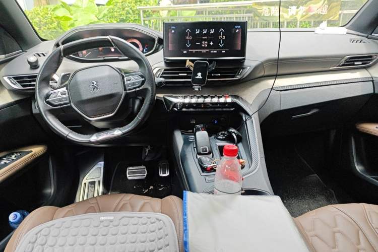 Used Peugeot 5008 2021 400THP 7-Seater Flagship GT Edition Center Console