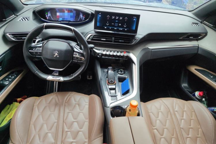 Used Peugeot 5008 2021 400THP 7-Seater Flagship GT Edition Center Console
