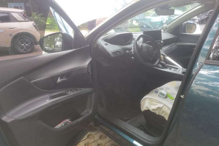 Used Peugeot 5008 2021 400THP 7-Seater Powerful Edition Driver Seat