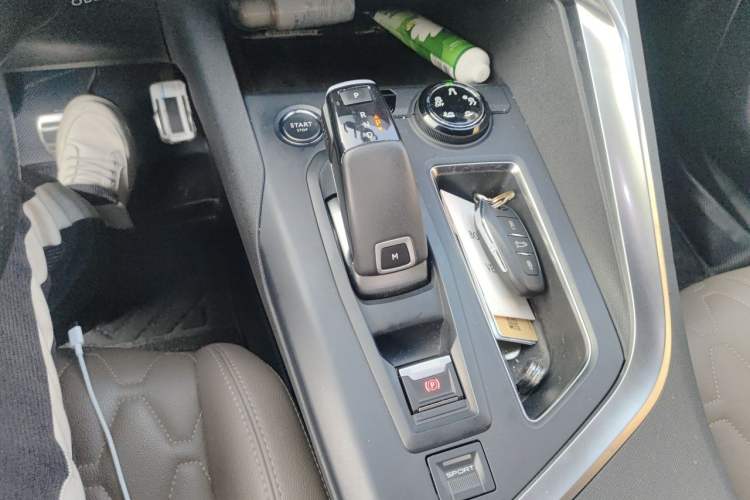 Used Peugeot 5008 2021 400THP 7-Seater Flagship GT Edition Gear Lever