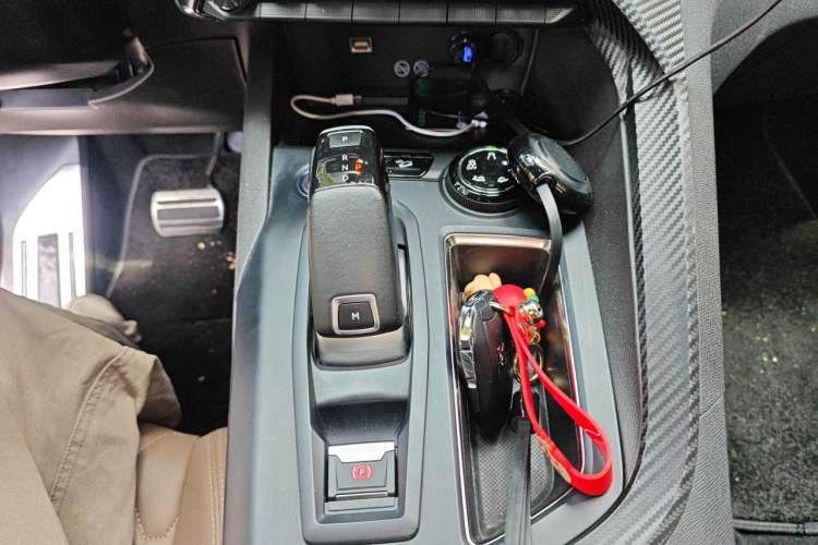 Used Peugeot 5008 2021 400THP 7-Seater Flagship GT Edition Gear Lever