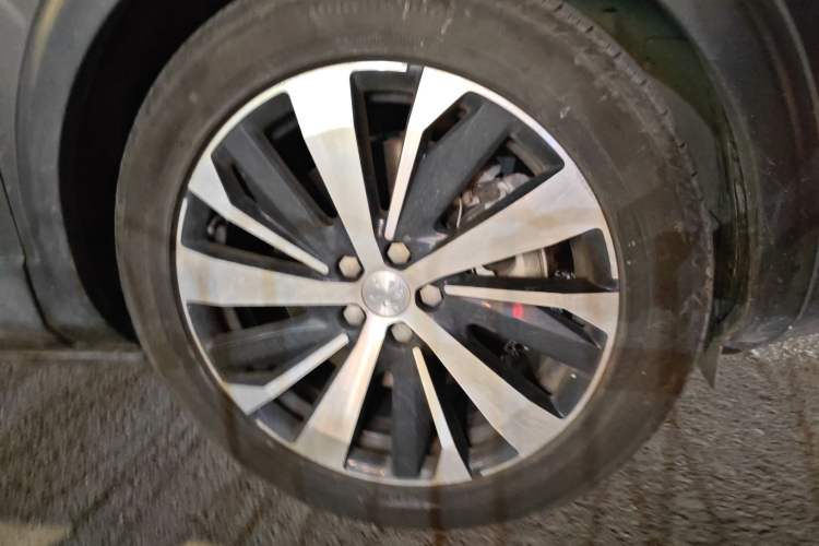 Used Peugeot 5008 2021 400THP 7-Seater Flagship GT Edition Right Front Wheel Hub