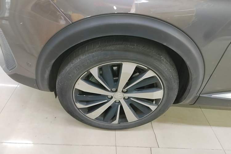 Used Peugeot 5008 2021 400THP 7-Seater Flagship GT Edition Left Front Wheel Hub