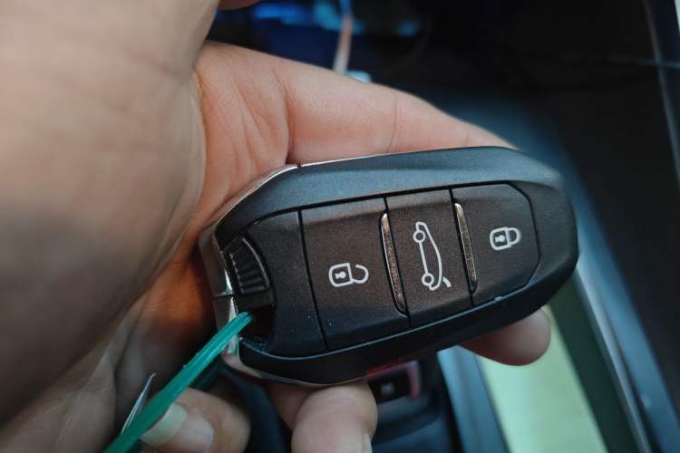 Used Peugeot 5008 2021 360THP 7-Seater Power Edition Vehicle Key