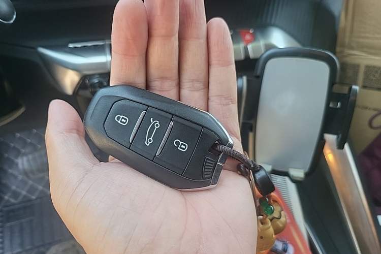 Used Peugeot 5008 2021 400THP 7-Seater Powerful Edition Vehicle Key