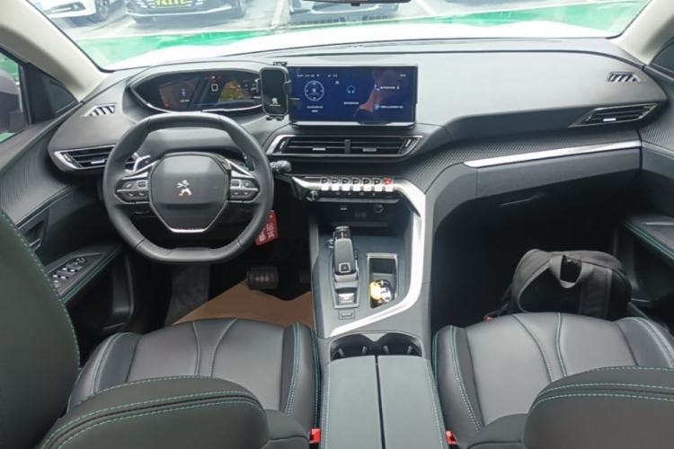 Used Peugeot 5008 2021 360THP 5-Seater Strength Edition Center Console
