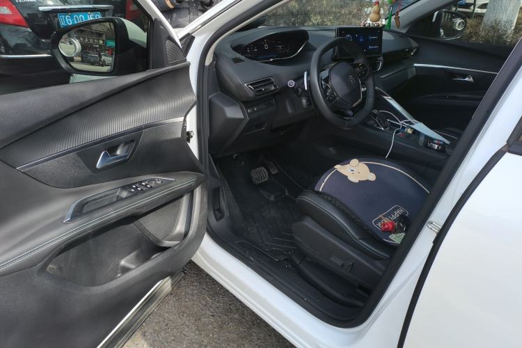 Used Peugeot 5008 2021 360THP 5-Seater Strength Edition Driver Seat