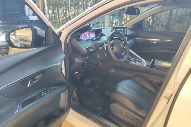 Used Peugeot 5008 2021 400THP 7-Seater Luxury Edition Driver Seat