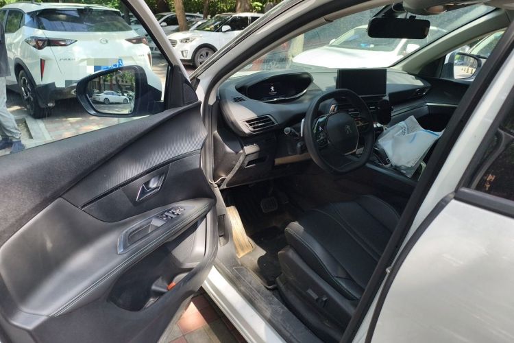Used Peugeot 5008 2021 360THP 5-Seater Strength Edition Driver Seat