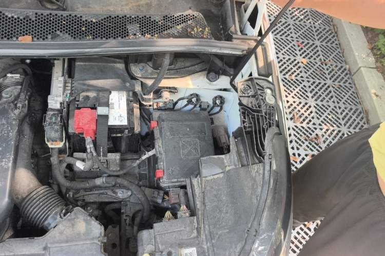 Used Peugeot 5008 2021 360THP 5-Seater Strength Edition Engine Bay Left