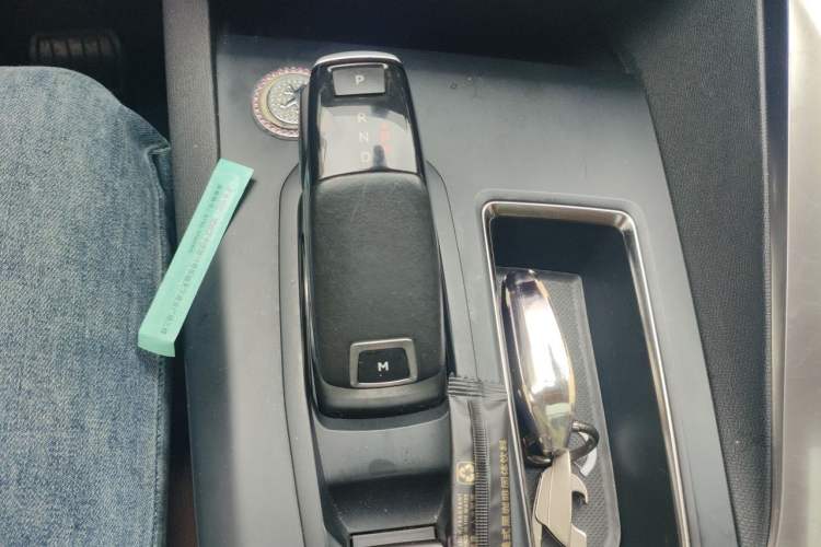 Used Peugeot 5008 2021 360THP 5-Seater Strength Edition Gear Lever