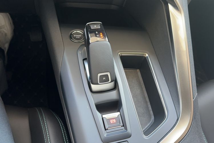 Used Peugeot 5008 2021 400THP 5-Seater Power Edition Gear Lever