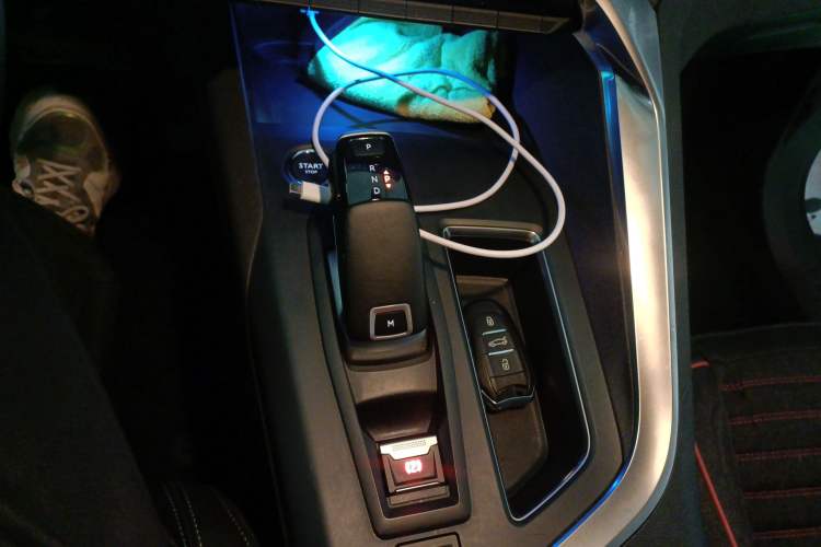 Used Peugeot 5008 2021 360THP 7-Seater Power Edition Gear Lever