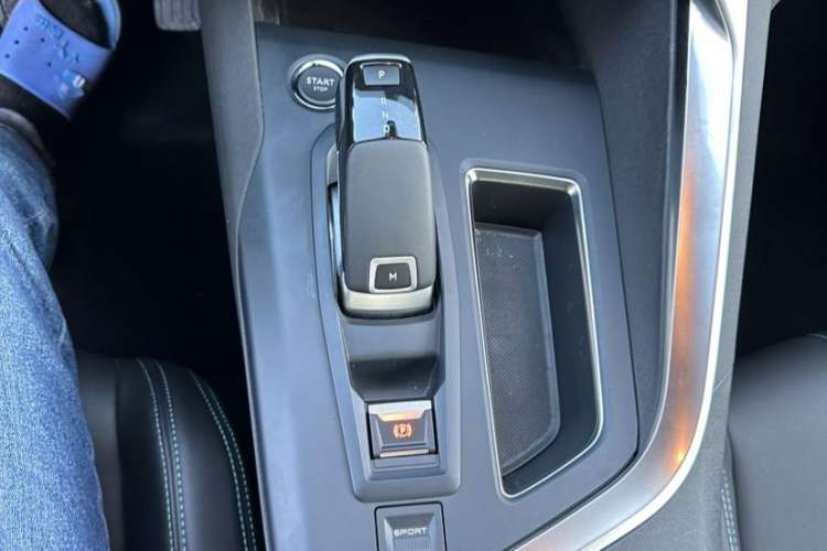 Used Peugeot 5008 2021 400THP 7-Seater Powerful Edition Gear Lever