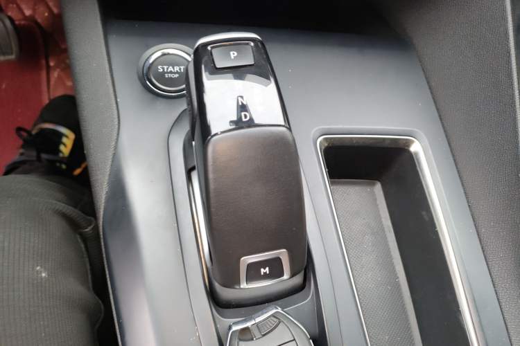 Used Peugeot 5008 2021 360THP 5-Seater Strength Edition Gear Lever