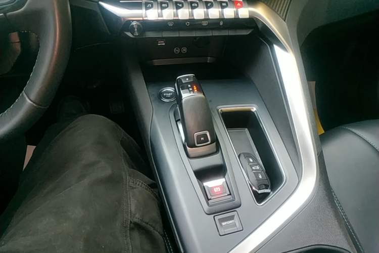 Used Peugeot 5008 2021 360THP 5-Seater Strength Edition Gear Lever
