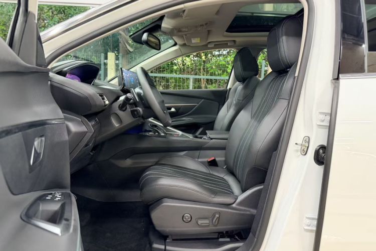 Used Peugeot 5008 2021 400THP 7-Seater Luxury Edition Interior 1