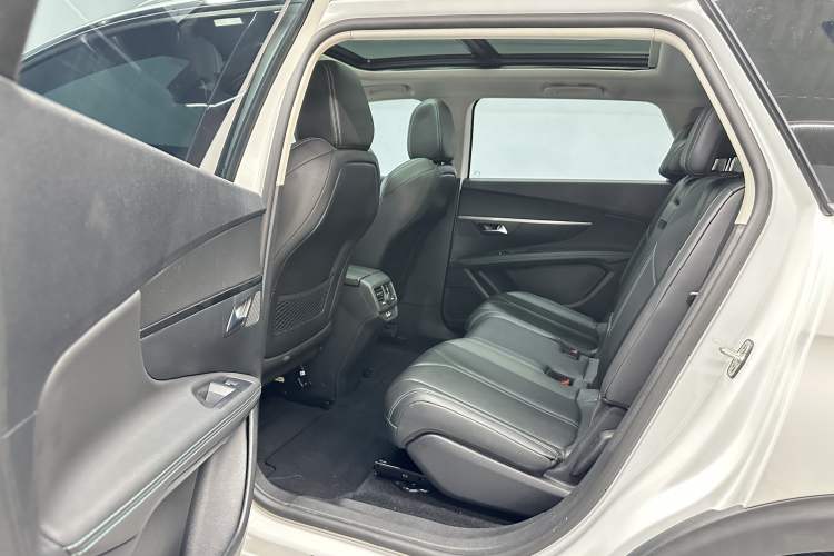 Used Peugeot 5008 2021 360THP 5-Seater Strength Edition Interior 1