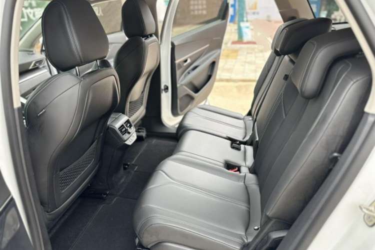 Used Peugeot 5008 2021 400THP 5-Seater Power Edition Interior 3
