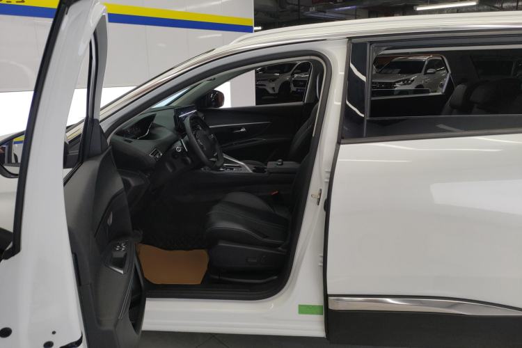 Used Peugeot 5008 2021 360THP 5-Seater Strength Edition Left Front Seat