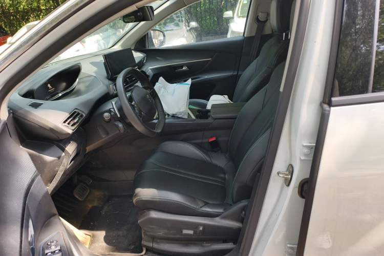 Used Peugeot 5008 2021 360THP 5-Seater Strength Edition Left Front Seat