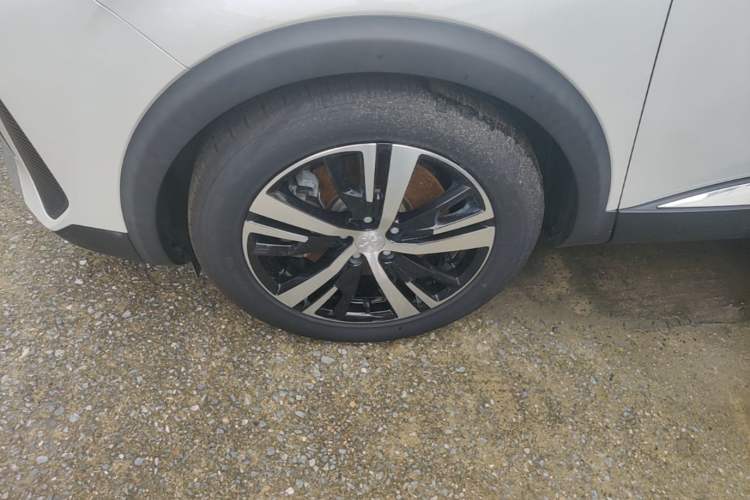 Used Peugeot 5008 2021 400THP 7-Seater Powerful Edition Left Front Wheel Hub