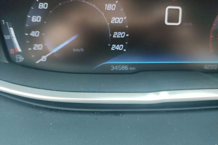 Used Peugeot 5008 2021 360THP 5-Seater Strength Edition Odometer Close Up