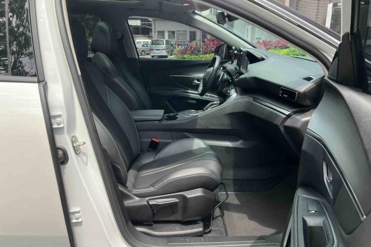 Used Peugeot 5008 2021 360THP 5-Seater Strength Edition Right Front Seat