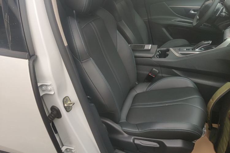 Used Peugeot 5008 2021 400THP 7-Seater Powerful Edition Right Front Seat