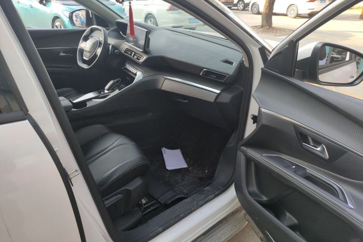 Used Peugeot 5008 2021 400THP 5-Seater Power Edition Right Front Seat