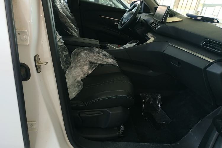 Used Peugeot 5008 2021 360THP 5-Seater Strength Edition Right Front Seat