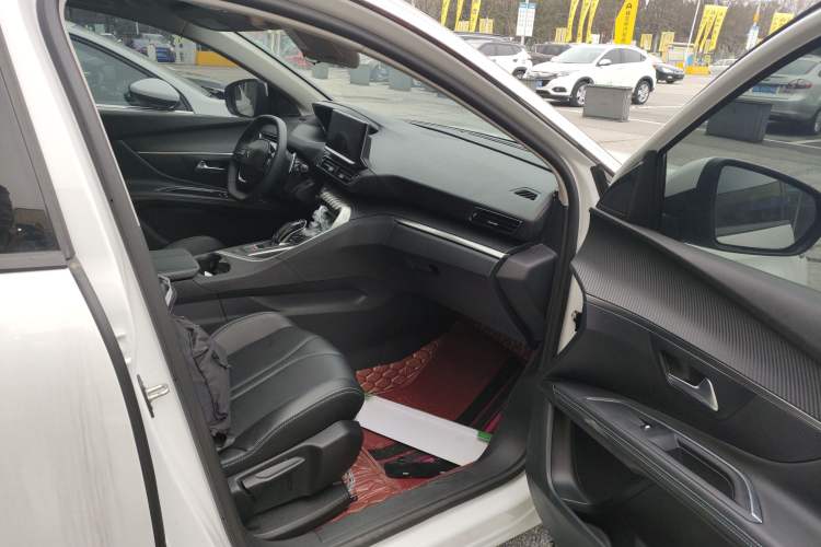 Used Peugeot 5008 2021 360THP 5-Seater Strength Edition Right Front Seat