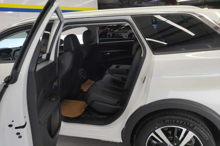 Used Peugeot 5008 2021 360THP 5-Seater Strength Edition Right Rear Seat