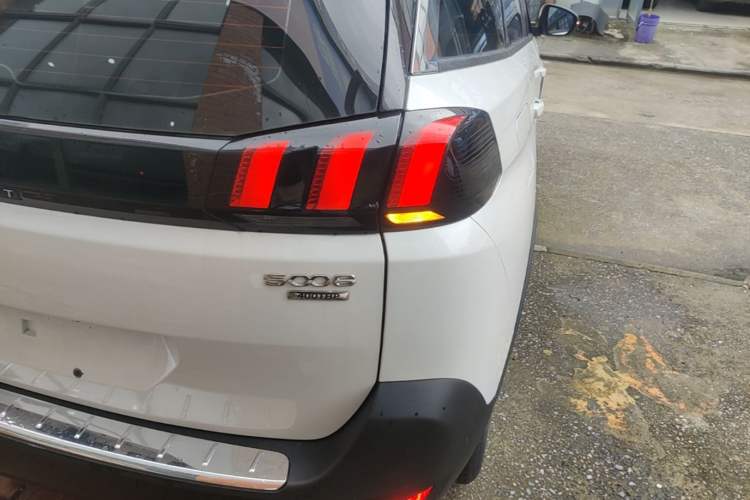 Used Peugeot 5008 2021 400THP 7-Seater Powerful Edition Right Rear Taillight