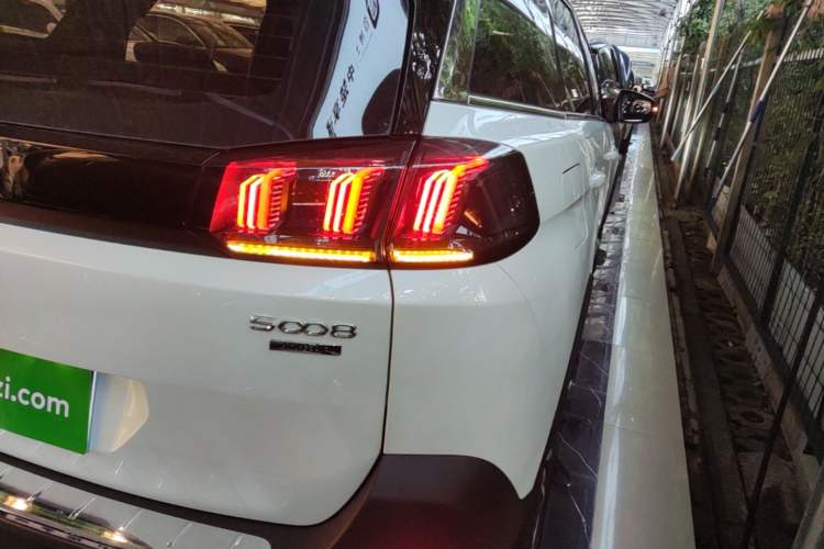 Used Peugeot 5008 2021 400THP 7-Seater Luxury Edition Right Rear Taillight