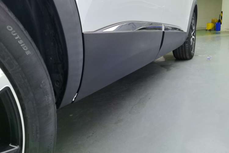 Used Peugeot 5008 2021 360THP 5-Seater Strength Edition Right Side Sill