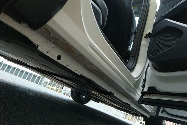 Used Peugeot 5008 2021 360THP 5-Seater Strength Edition Right Side Sill
