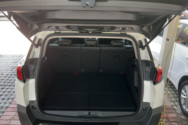 Used Peugeot 5008 2021 400THP 5-Seater Power Edition Trunk