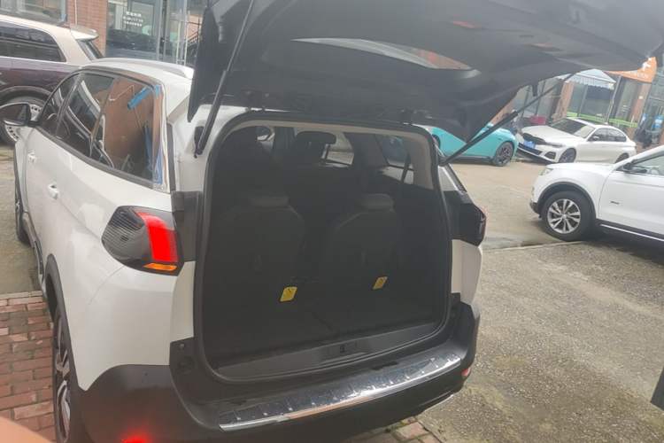 Used Peugeot 5008 2021 400THP 7-Seater Powerful Edition Trunk