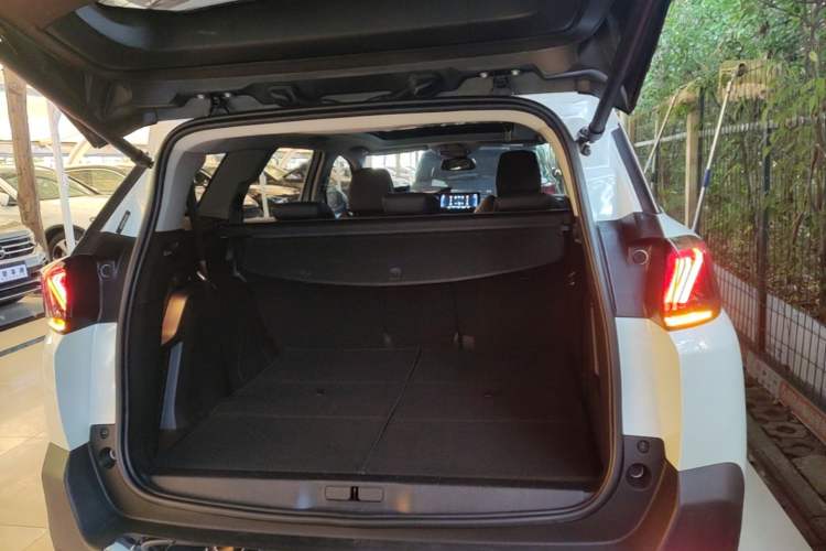 Used Peugeot 5008 2021 400THP 7-Seater Luxury Edition Trunk