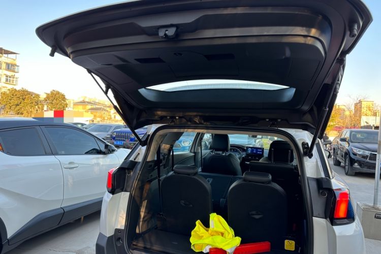 Used Peugeot 5008 2021 400THP 7-Seater Powerful Edition Trunk