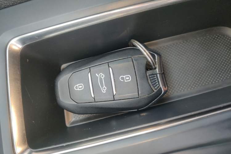 Used Peugeot 5008 2021 400THP 7-Seater Powerful Edition Vehicle Key