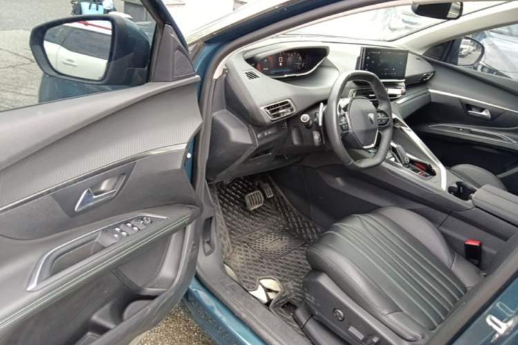Used Peugeot 5008 2023 400THP Passionate Full-Seat Edition 7 Seats Driver Seat