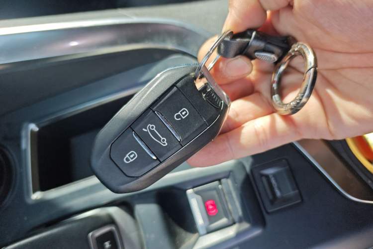 Used Peugeot 5008 2023 400THP Passionate Full-Seat Edition 7 Seats Vehicle Key