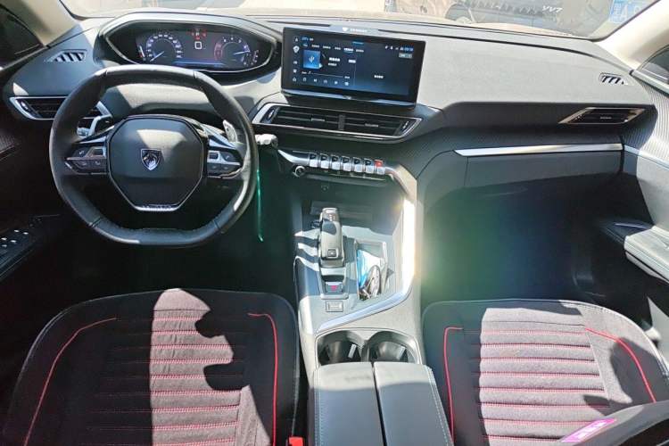 Used Peugeot 5008 2023 400THP True Love Edition 5-seater Center Console