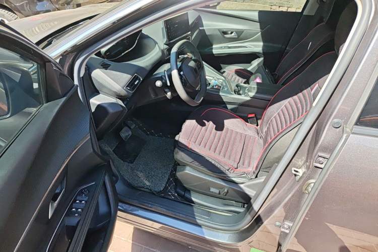 Used Peugeot 5008 2023 400THP True Love Edition 5-seater Driver Seat