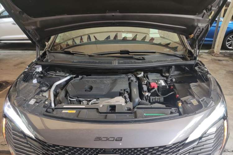 Used Peugeot 5008 2023 400THP True Love Edition 5-seater Engine Bay