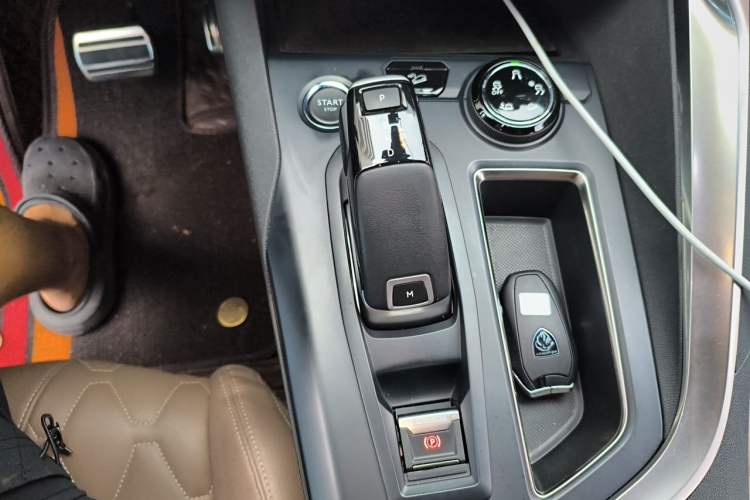 Used Peugeot 5008 2023 Restyled 400THP Flagship Glory Edition 7 Seats Gear Lever